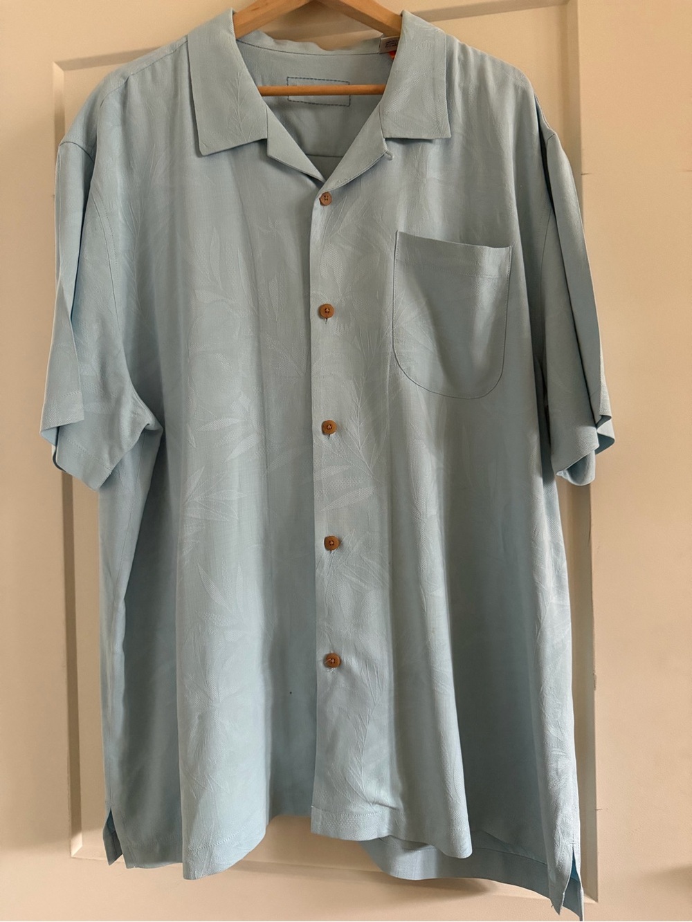 Tommy Bahama Light Blue Short-Sleeve Camp Shirt with Chest Pocket